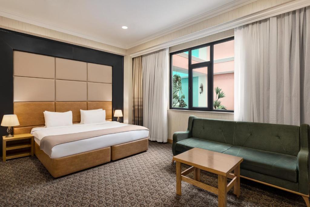 Wyndham Baku Hotel ภายนอก รูปภาพ